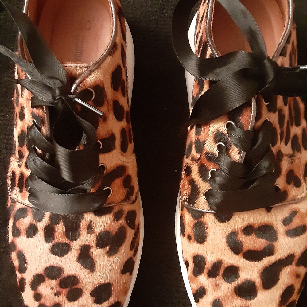 Johnston & Murphy Leopard Print Sneakers with Black Accents - Picture 5 of 10